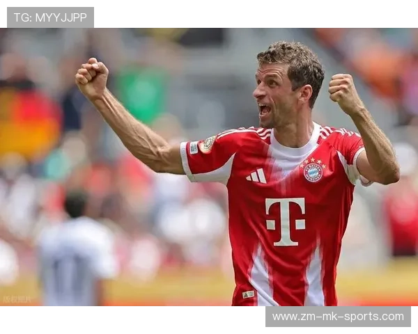 拜仁穆勒中场抢断直传前锋单刀进球，演绎顶级配合的经典瞬间